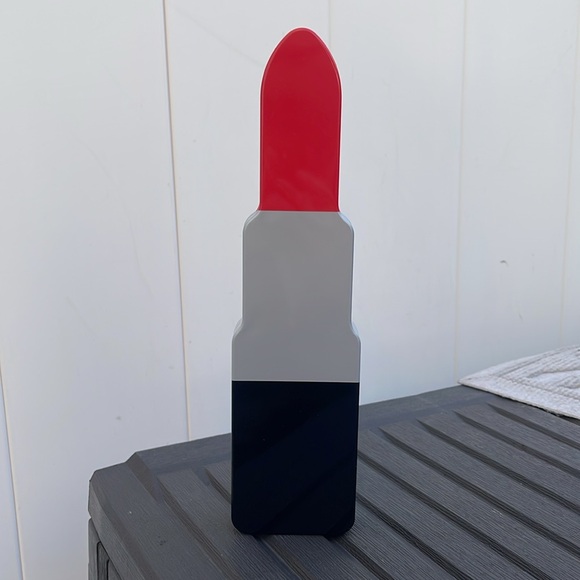 MAC Cosmetic - Red Lipstick Tin - Limited Edition - Picture 13 of 16